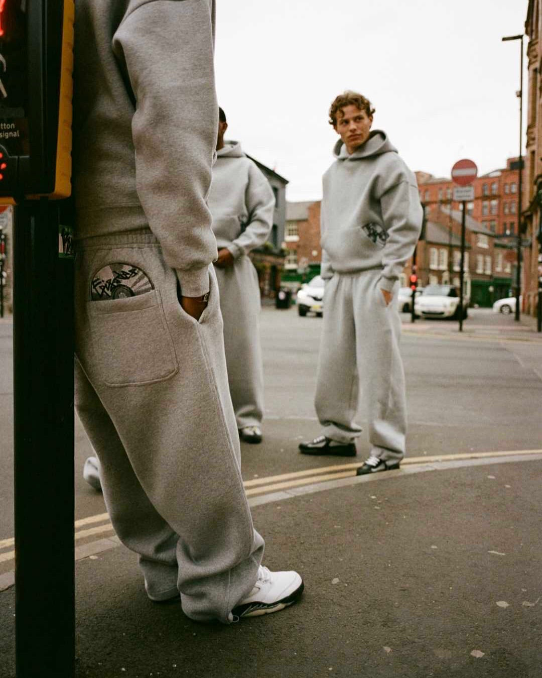 OVRLY – Tracksuit Oversize