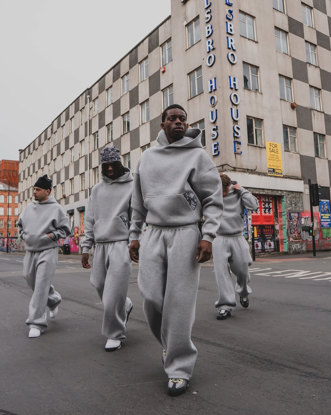 OVRLY – Tracksuit Oversize